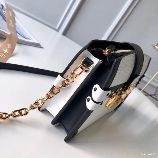 Louis TRUNK CHANELUTCH Vuitton 0404